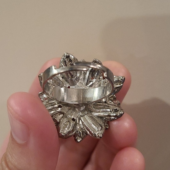 Retro Green Rhinestone Flower Ring - Picture 3 of 5